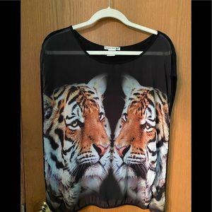 Women’s sleeveless blouse